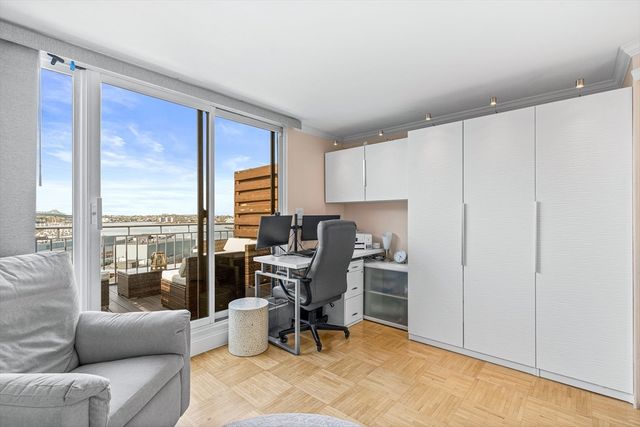 $1,190,000 | 357 Commercial Street, Unit 813, Boston, MA 02109