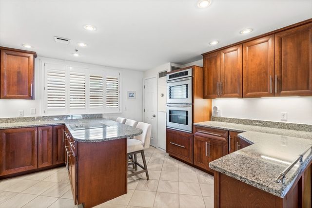 $1,190,000 | 357 Commercial Street, Unit 813, Boston, MA 02109