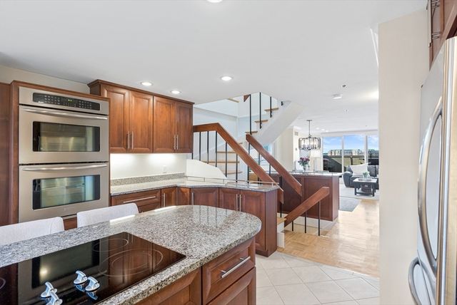 $1,190,000 | 357 Commercial Street, Unit 813, Boston, MA 02109
