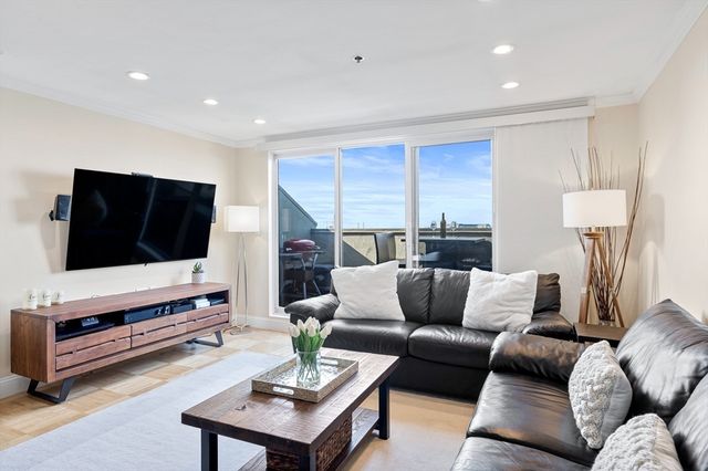 $1,190,000 | 357 Commercial Street, Unit 813, Boston, MA 02109