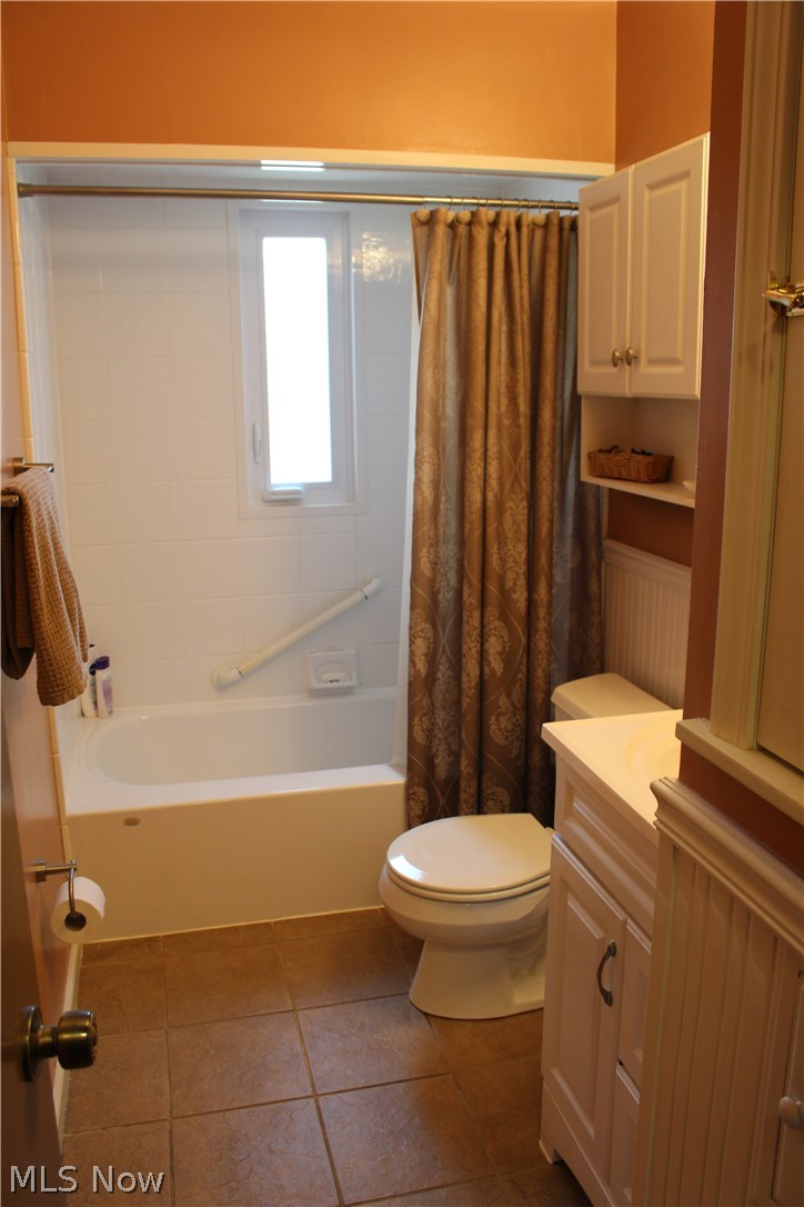 2441 Dentzler Road Parma, OH 44134 - Photo 8 of 17