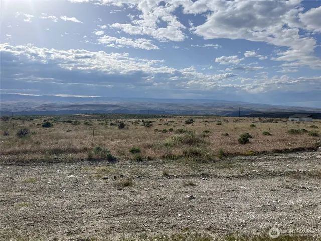 $199,950 | 23290 Southwest Sage Loop, Quincy, WA 98848