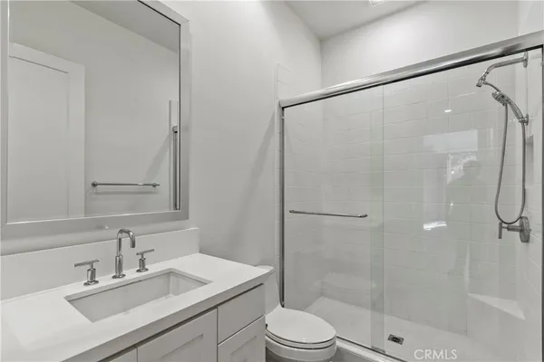 $6,000 | 112 Vigna, Irvine, CA 92602