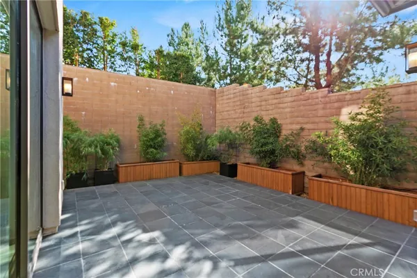 $6,000 | 112 Vigna, Irvine, CA 92602