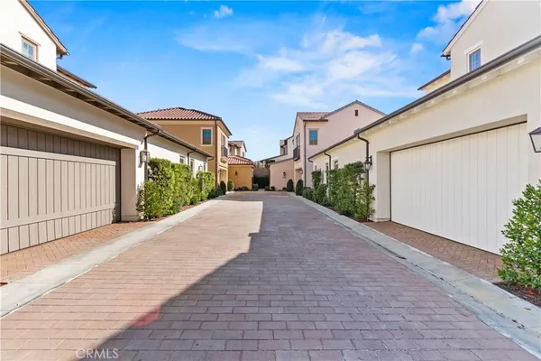 $6,000 | 112 Vigna, Irvine, CA 92602