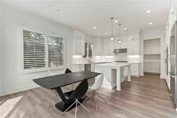 $6,000 | 112 Vigna, Irvine, CA 92602