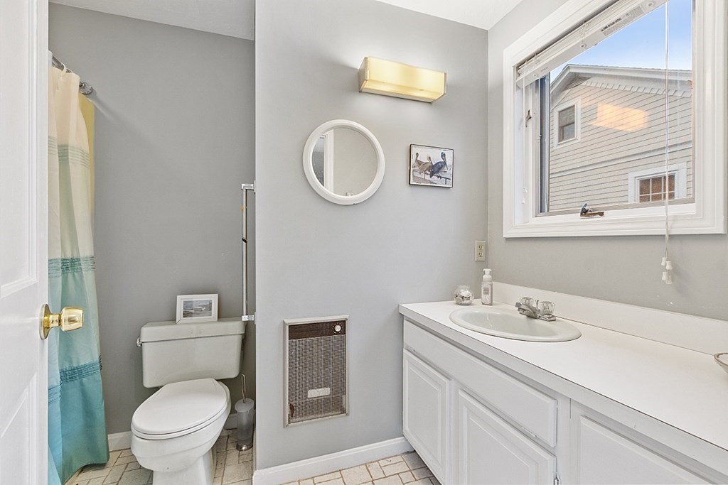 31 Barnard Road Worcester, MA 01605 - Photo 16 of 36