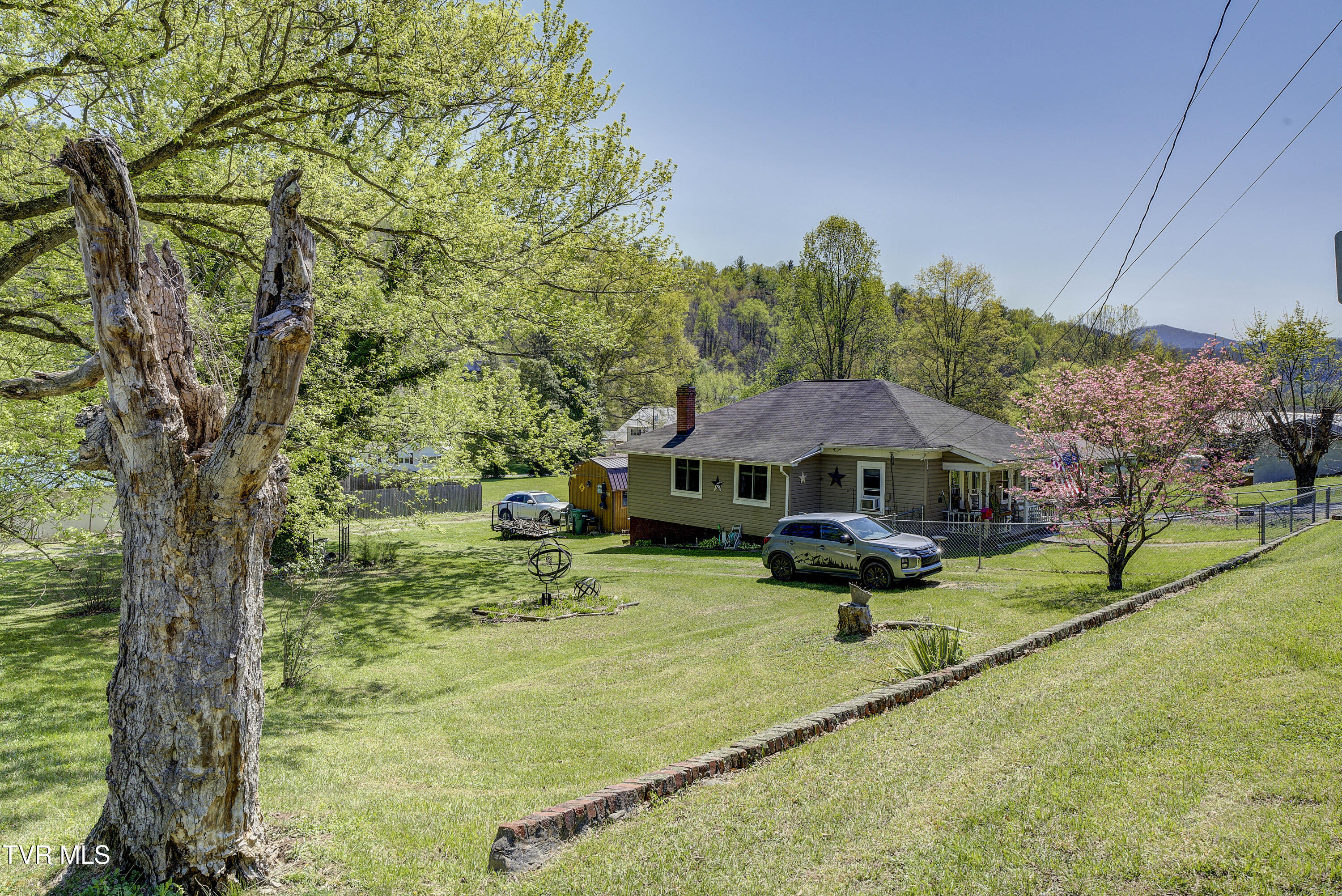 340 North Mohawk Drive Erwin, TN 37650 - Photo 6 of 28 Mohwak-26