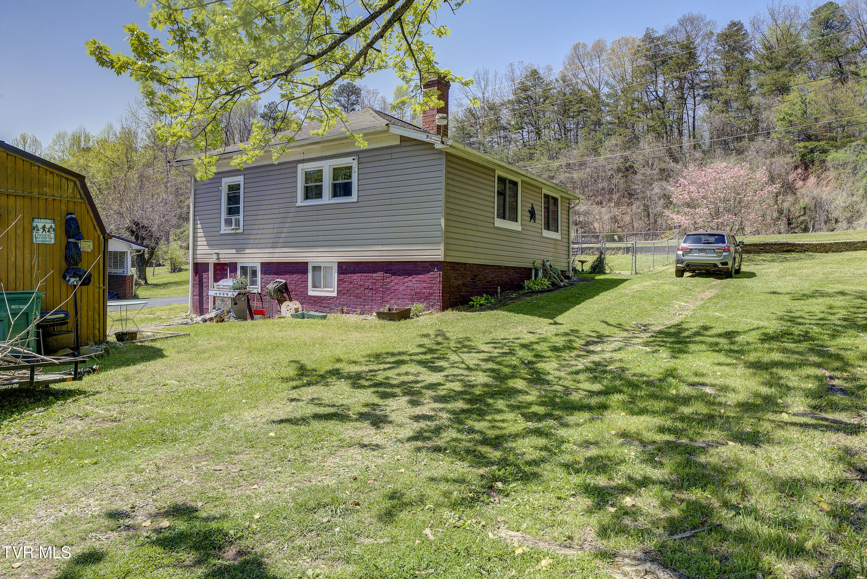 340 North Mohawk Drive Erwin, TN 37650 - Photo 7 of 28 Mohwak-29