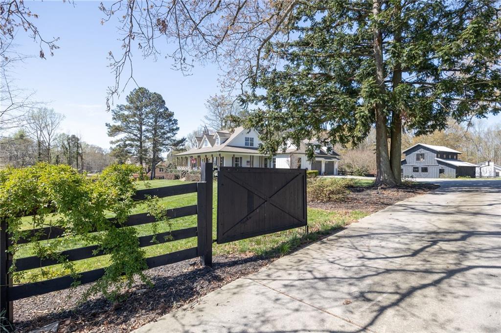 7093 Vaughn Road Woodstock, GA 30188 - Photo 74 of 86
