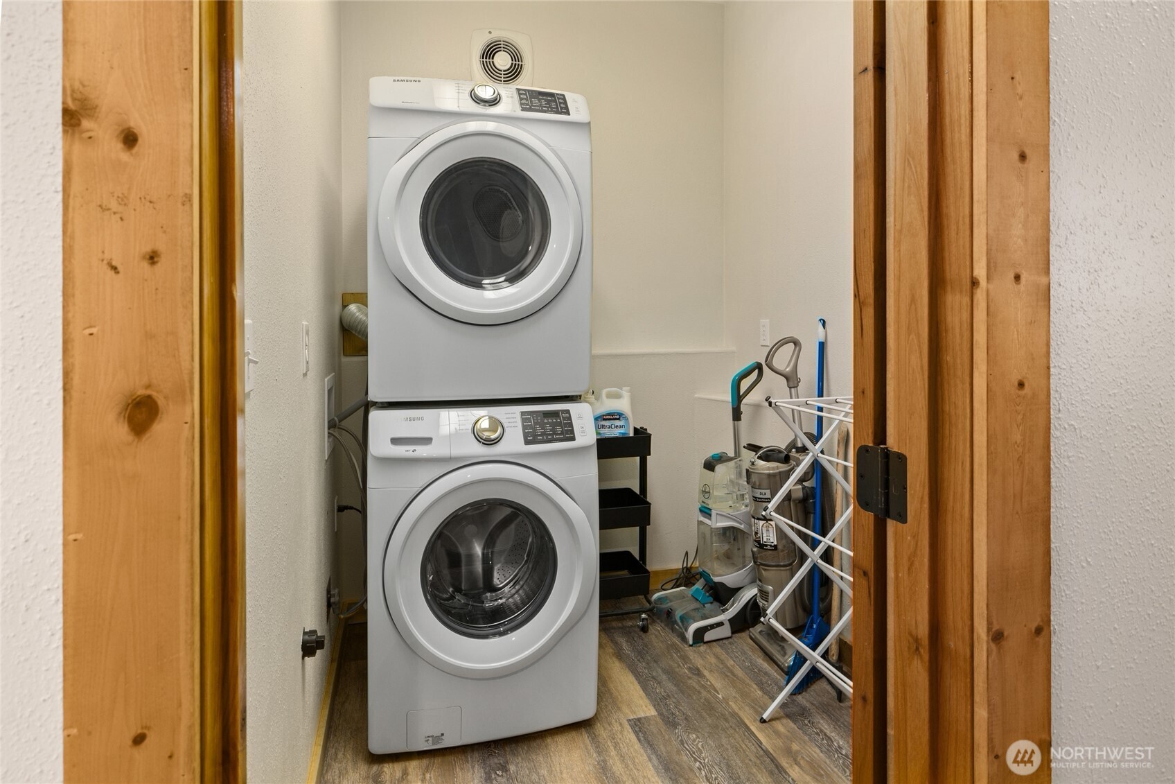 401 Whyworry Lane Ronald, WA 98940 - Photo 11 of 23 a utility room with dryer and washer
