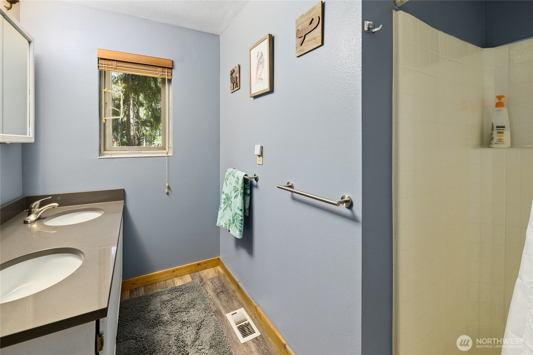 401 Whyworry Lane Ronald, WA 98940 - Photo 12 of 23 a bathroom with a granite countertop sink and a mirror