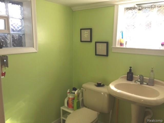 16223 East 10 Mile Road Eastpointe, MI 48021 - Photo 22 of 31 IMG_4638.JPG