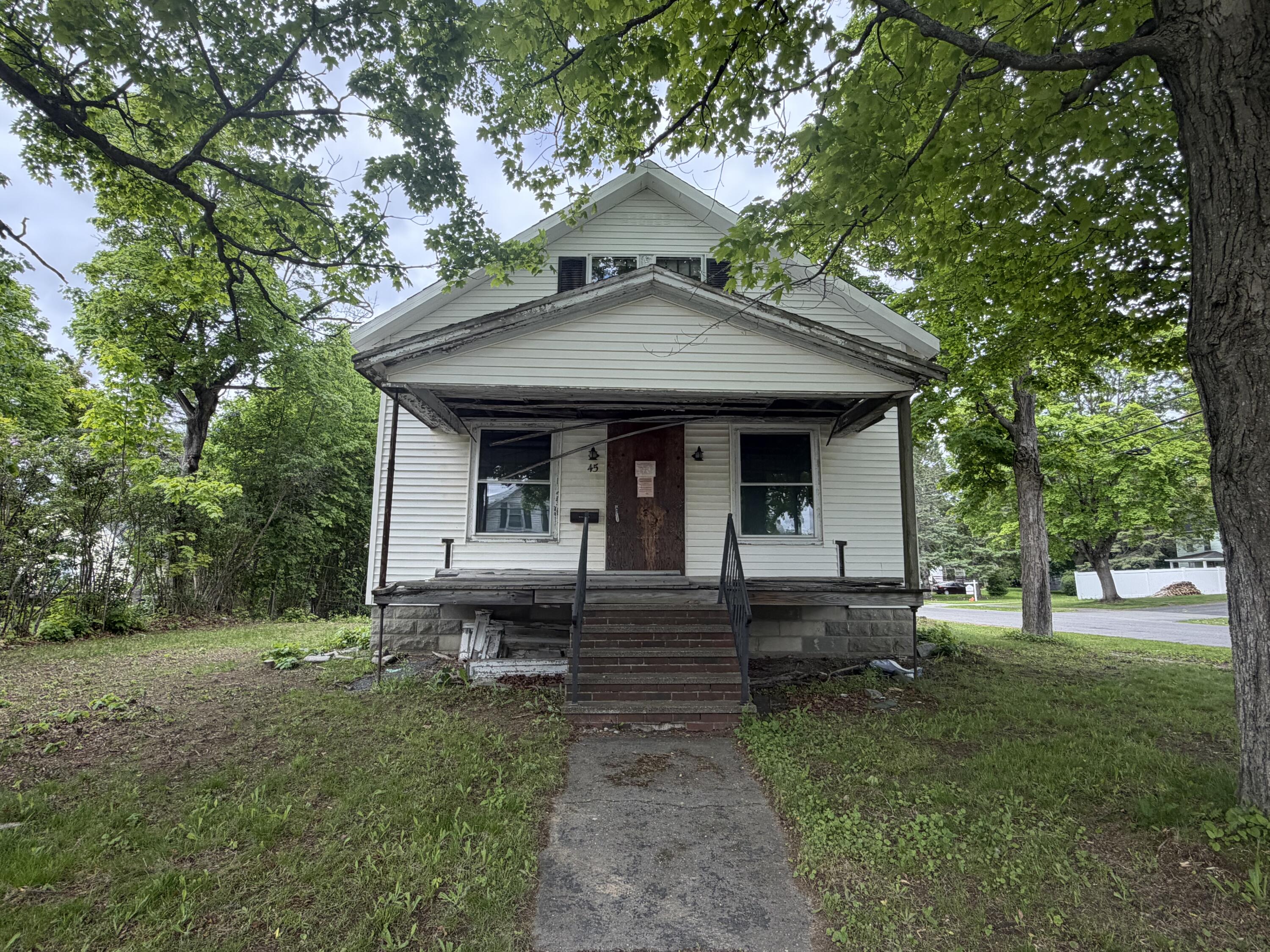 45 Allen Street Bangor, ME 04401 - Photo 2 of 8 IMG_8660