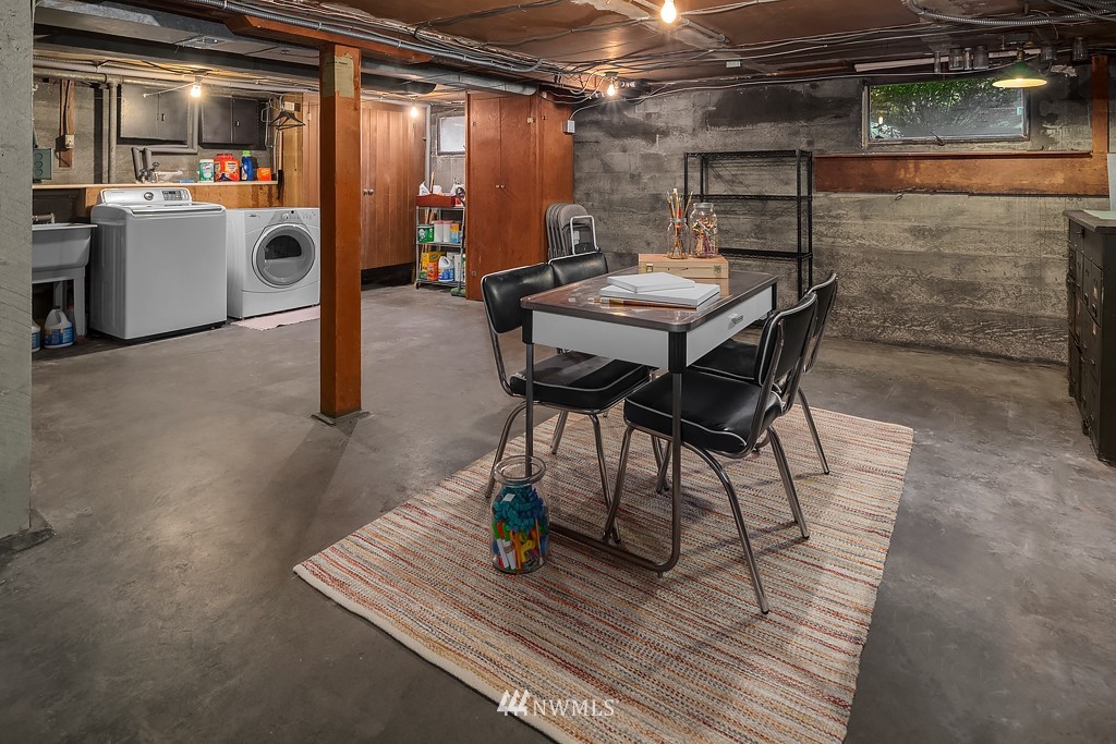 317 Highland Drive Seattle, WA 98109 - Photo 18 of 25