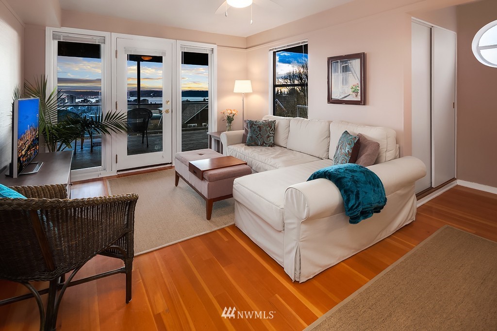 317 Highland Drive Seattle, WA 98109 - Photo 19 of 25