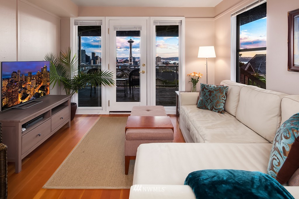 317 Highland Drive Seattle, WA 98109 - Photo 20 of 25