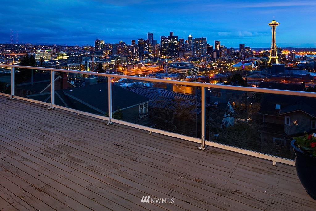 317 Highland Drive Seattle, WA 98109 - Photo 5 of 25