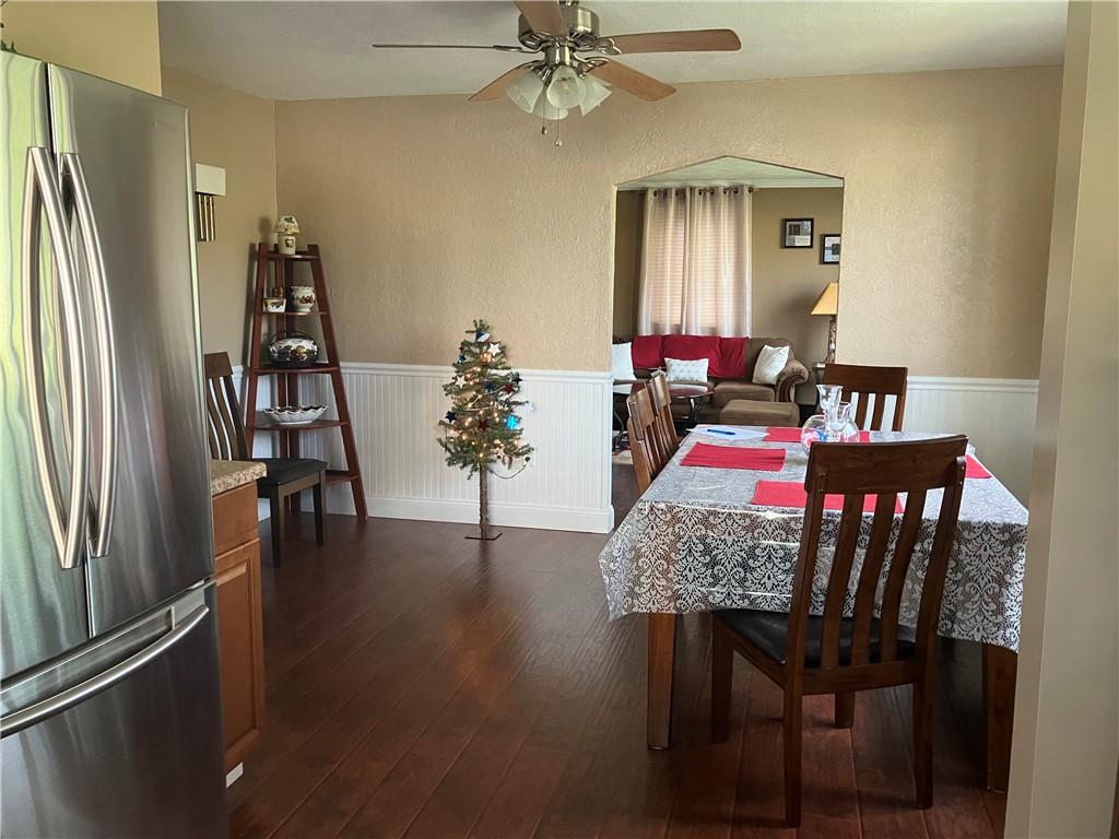 Looking into the livingroom from kitchen