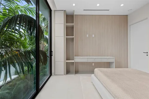 $6,350,000 | 4534 Sheridan Avenue, Miami Beach, FL 33140