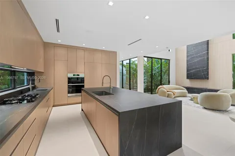 $6,350,000 | 4534 Sheridan Avenue, Miami Beach, FL 33140