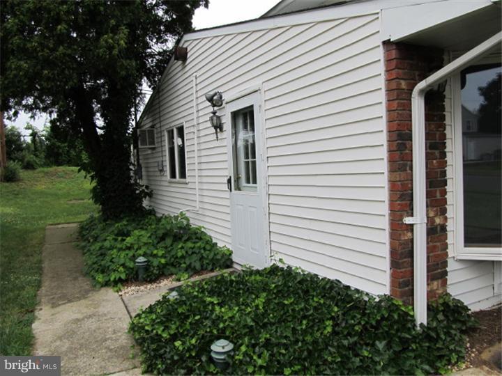 121 Terrace Road Levittown, PA 19056 - Photo 2 of 13 Exterior Side