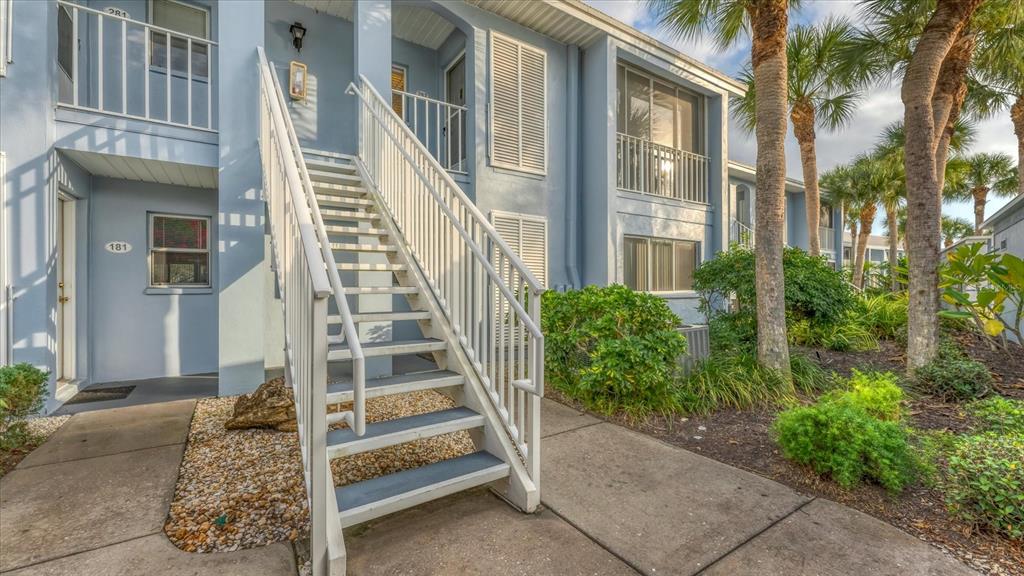450 Cerromar Road, Unit 282 Venice, FL 34293 - Photo 2 of 44 a view of a pathway of a house