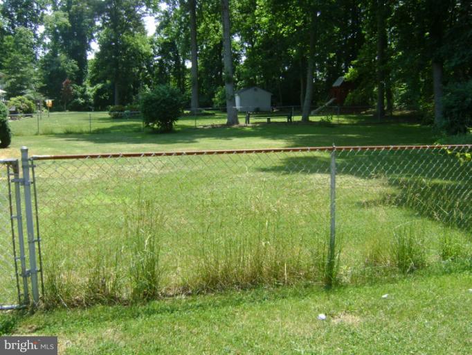 121 Claiborne Road Edgewater, MD 21037 - Photo 18 of 20 Exterior (General)