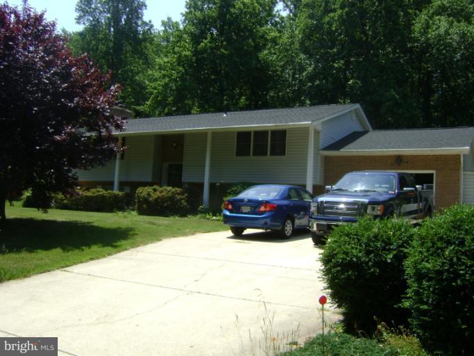 121 Claiborne Road Edgewater, MD 21037 - Photo 5 of 20 Exterior (General)