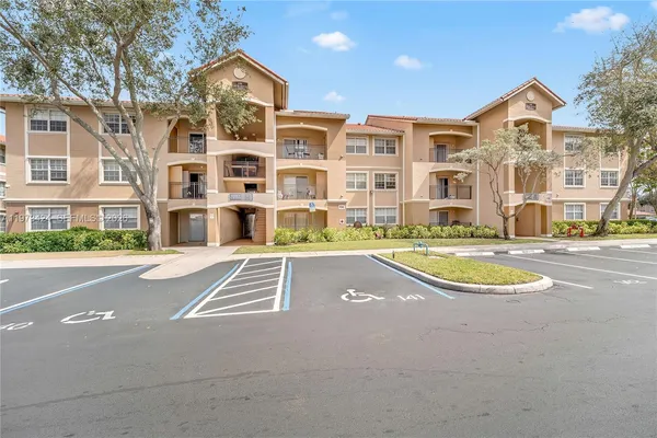 $2,650 | 151 Southwest 117th Avenue, Unit 9308, Pembroke Pines, FL 33025