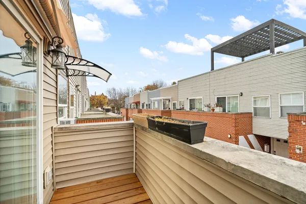 $2,800 | 1726 North Kedzie Avenue, Unit I, Chicago, IL 60647