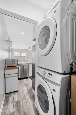 $2,800 | 1726 North Kedzie Avenue, Unit I, Chicago, IL 60647