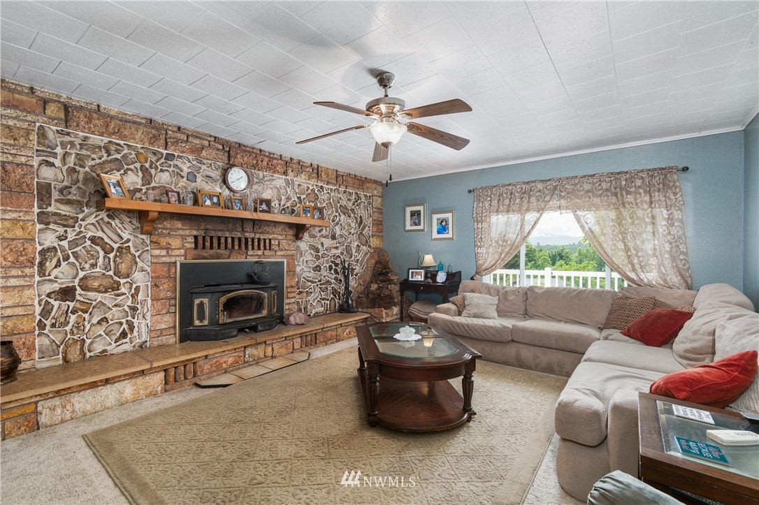 34 North Jacobson Road Cathlamet, WA 98612 - Photo 3 of 37 Gallery Image 3