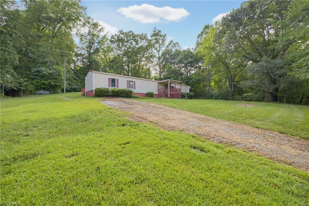 372 Gentry Road Stokesdale, NC 27357 - Photo 3 of 31 Gallery Image 3