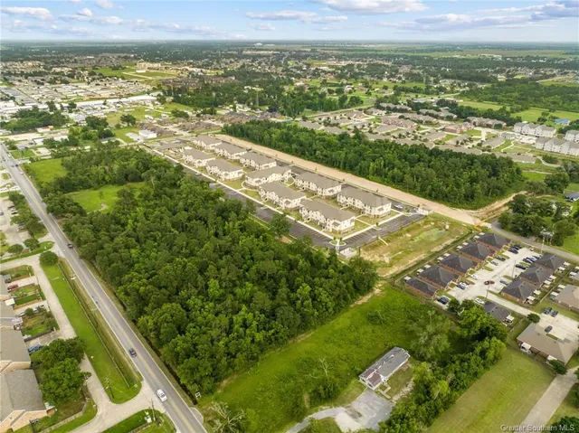 $5,493,360 | 2501 Country Club Road, Lake Charles, LA 70605