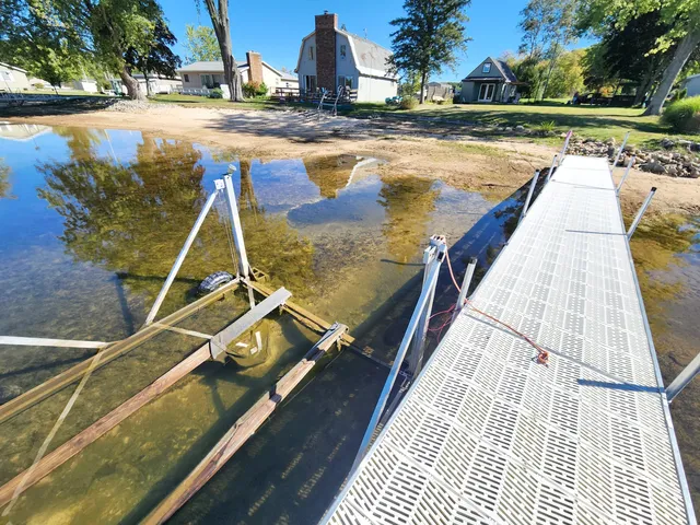 $339,900 | 2813 Mundy Avenue, White Cloud, MI 49349