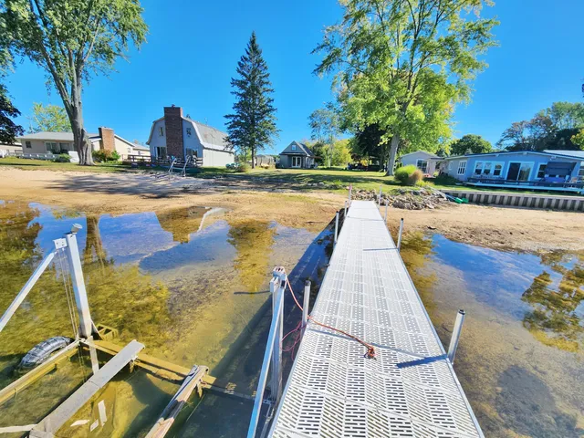 $339,900 | 2813 Mundy Avenue, White Cloud, MI 49349