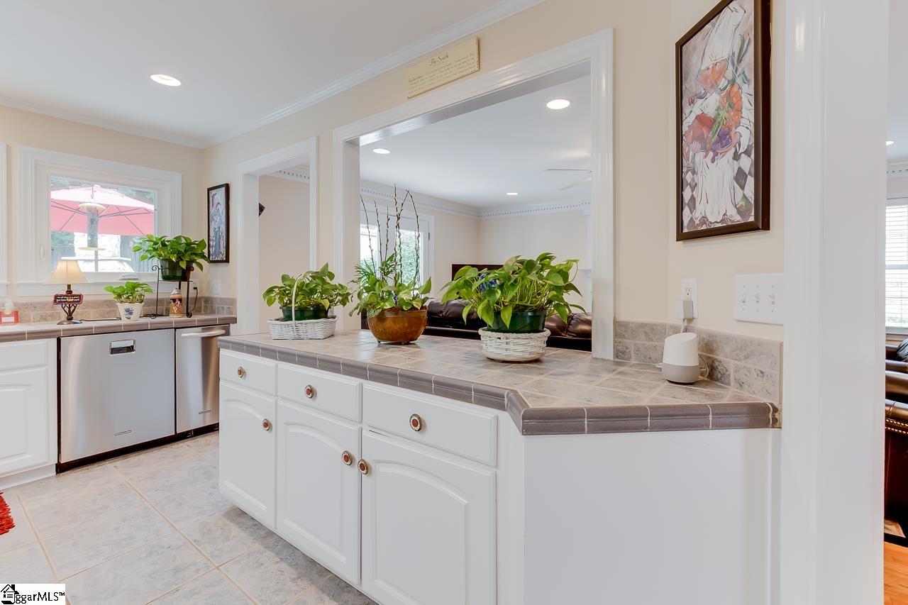 328 Wilmington Road Greenville, SC 29615 - Photo 11 of 36 Gallery Image 11
