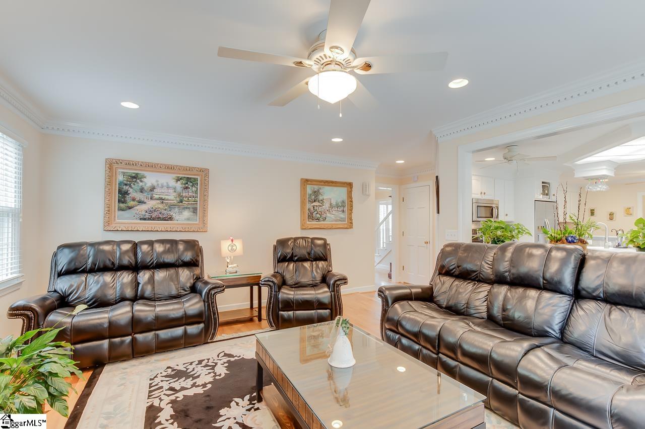 328 Wilmington Road Greenville, SC 29615 - Photo 4 of 36 Gallery Image 4