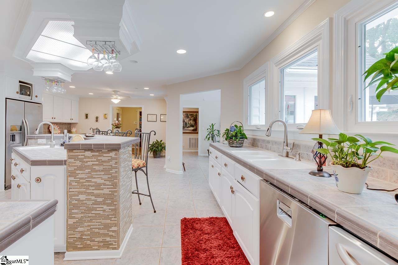 328 Wilmington Road Greenville, SC 29615 - Photo 9 of 36 Gallery Image 9