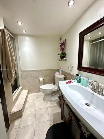 $2,750 | 1904 South Ocean Drive, Unit 701, Hallandale Beach, FL 33009