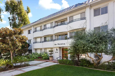 $679,000 | 972 East California Boulevard, Unit 201, Pasadena, CA 91106