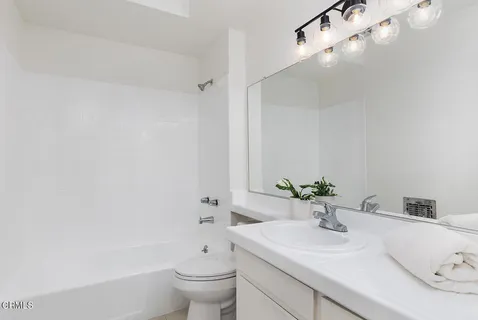 $679,000 | 972 East California Boulevard, Unit 201, Pasadena, CA 91106