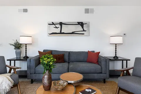 $679,000 | 972 East California Boulevard, Unit 201, Pasadena, CA 91106