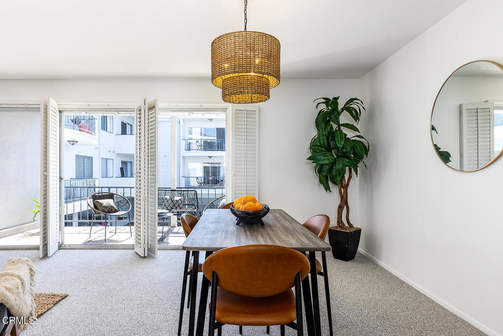 972 East California Boulevard, Unit 201 Pasadena, CA 91106 - Photo 9 of 23 972 E California Blvd #201 015-mls