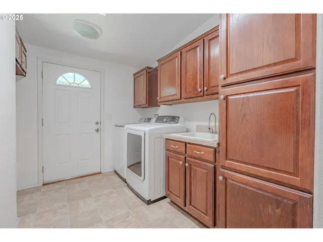 $550,000 | 271 Old Airport Road, Carson, WA 98610