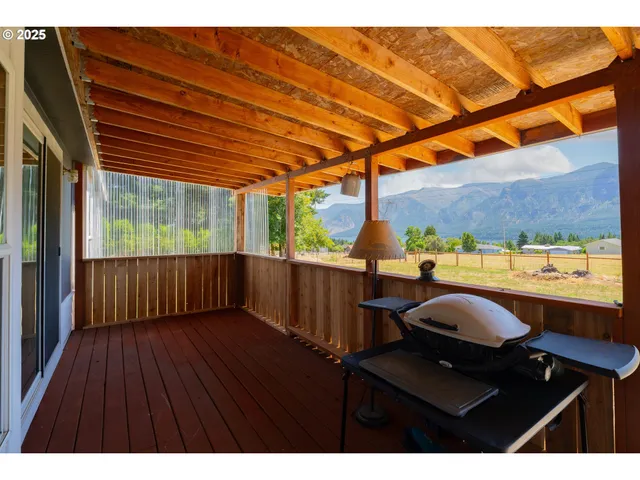 $550,000 | 271 Old Airport Road, Carson, WA 98610