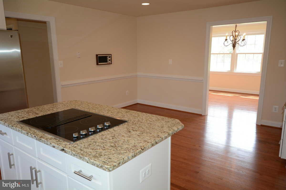 3802 Russell Road Woodbridge, VA 22192 - Photo 8 of 21 Kitchen