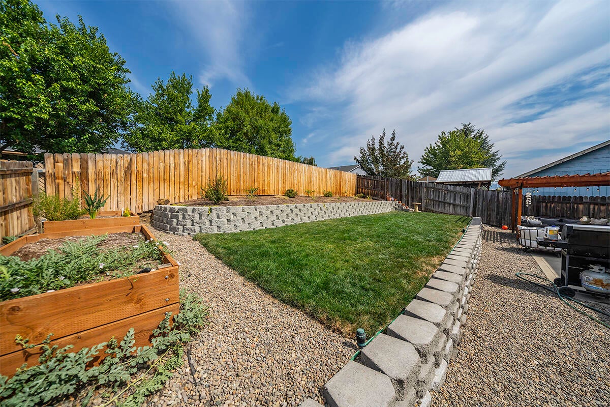 644 Clearview Way Eagle Point, OR 97524 - Photo 20 of 26 DSC05460