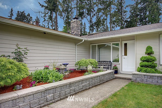 14205 145th Place Southeast Renton, WA 98059 - Photo 2 of 14 Gallery Image 2